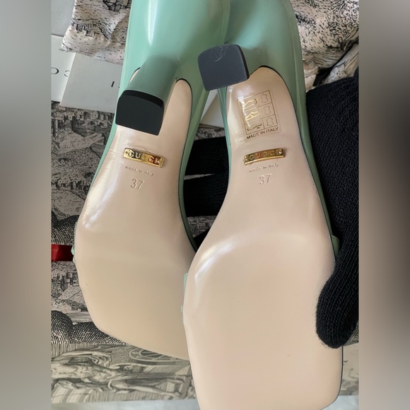 Gucci green glossy tiger Dora toe slide sandals ( size7 ) - Picture 5 of 12